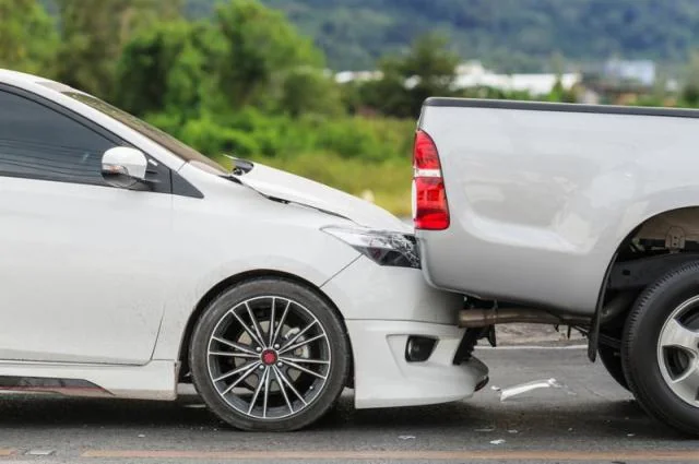 Two vehicles after a minor collision